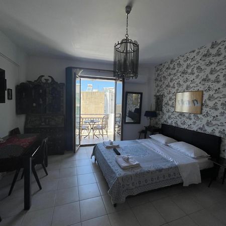 Retire Flat In The Heart Of City كاندية المظهر الخارجي الصورة