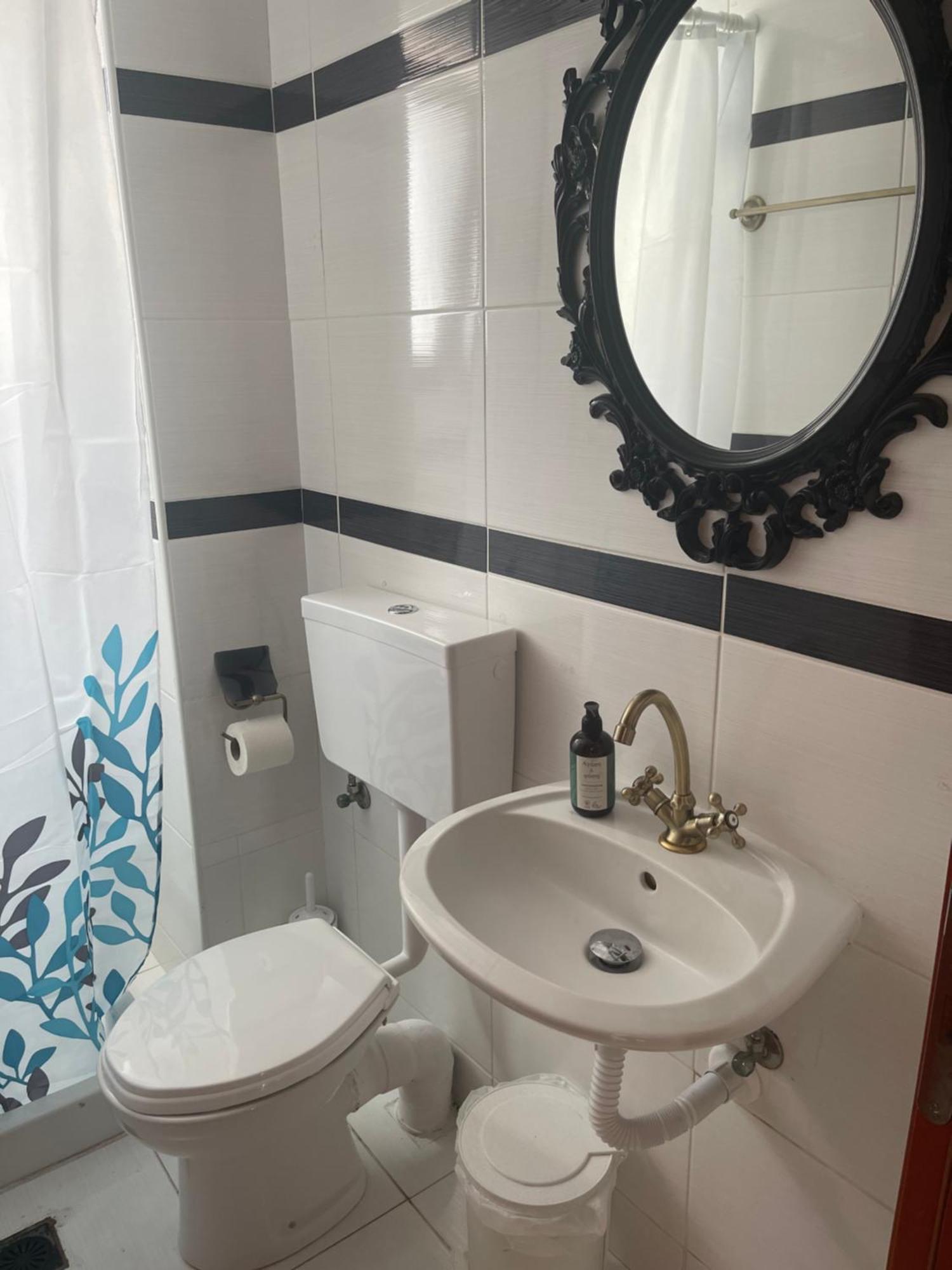 Retire Flat In The Heart Of City كاندية المظهر الخارجي الصورة
