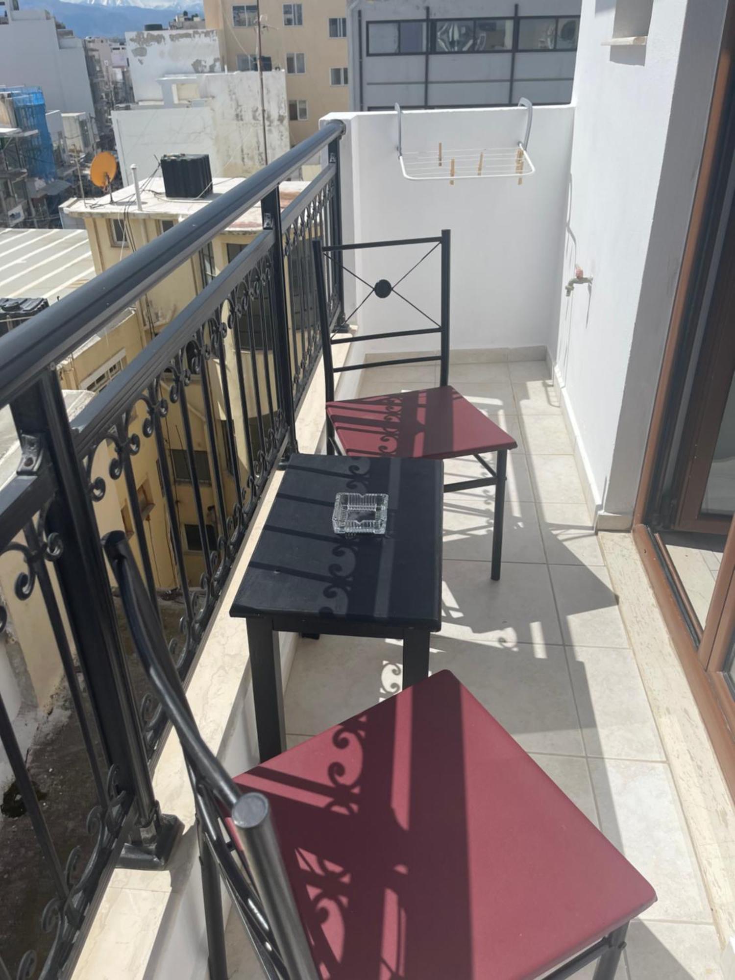 Retire Flat In The Heart Of City كاندية المظهر الخارجي الصورة