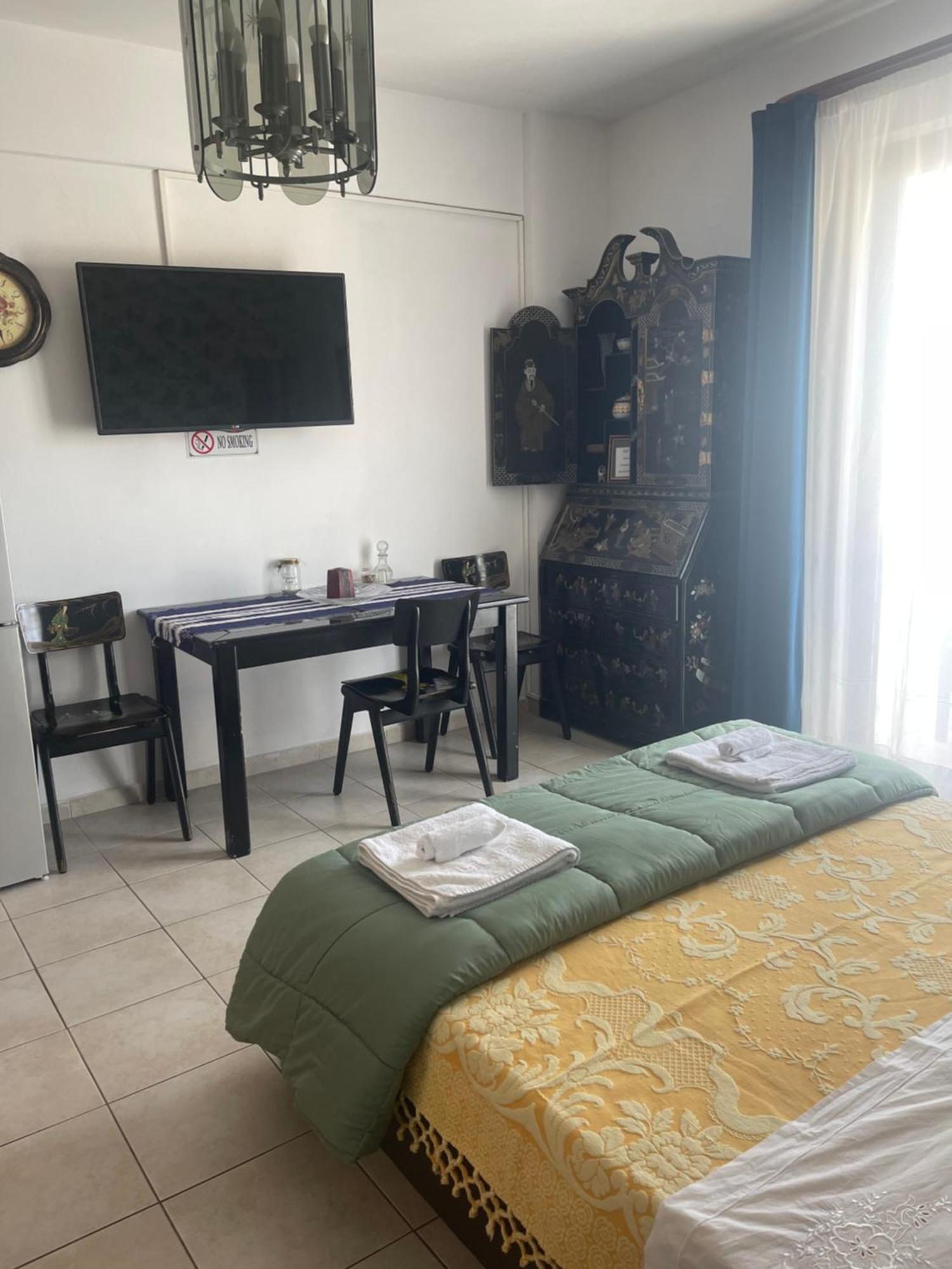 Retire Flat In The Heart Of City كاندية المظهر الخارجي الصورة
