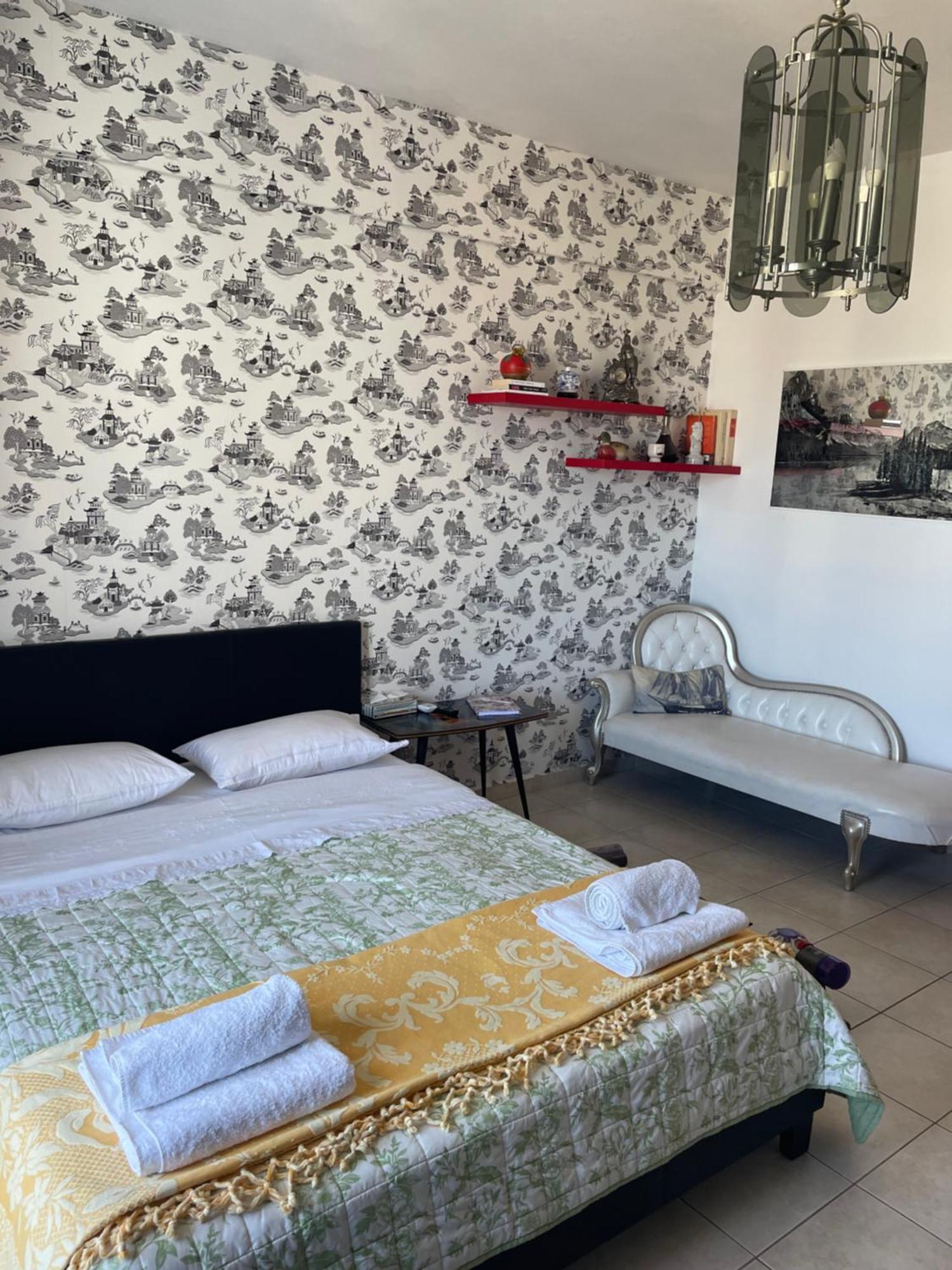Retire Flat In The Heart Of City كاندية المظهر الخارجي الصورة